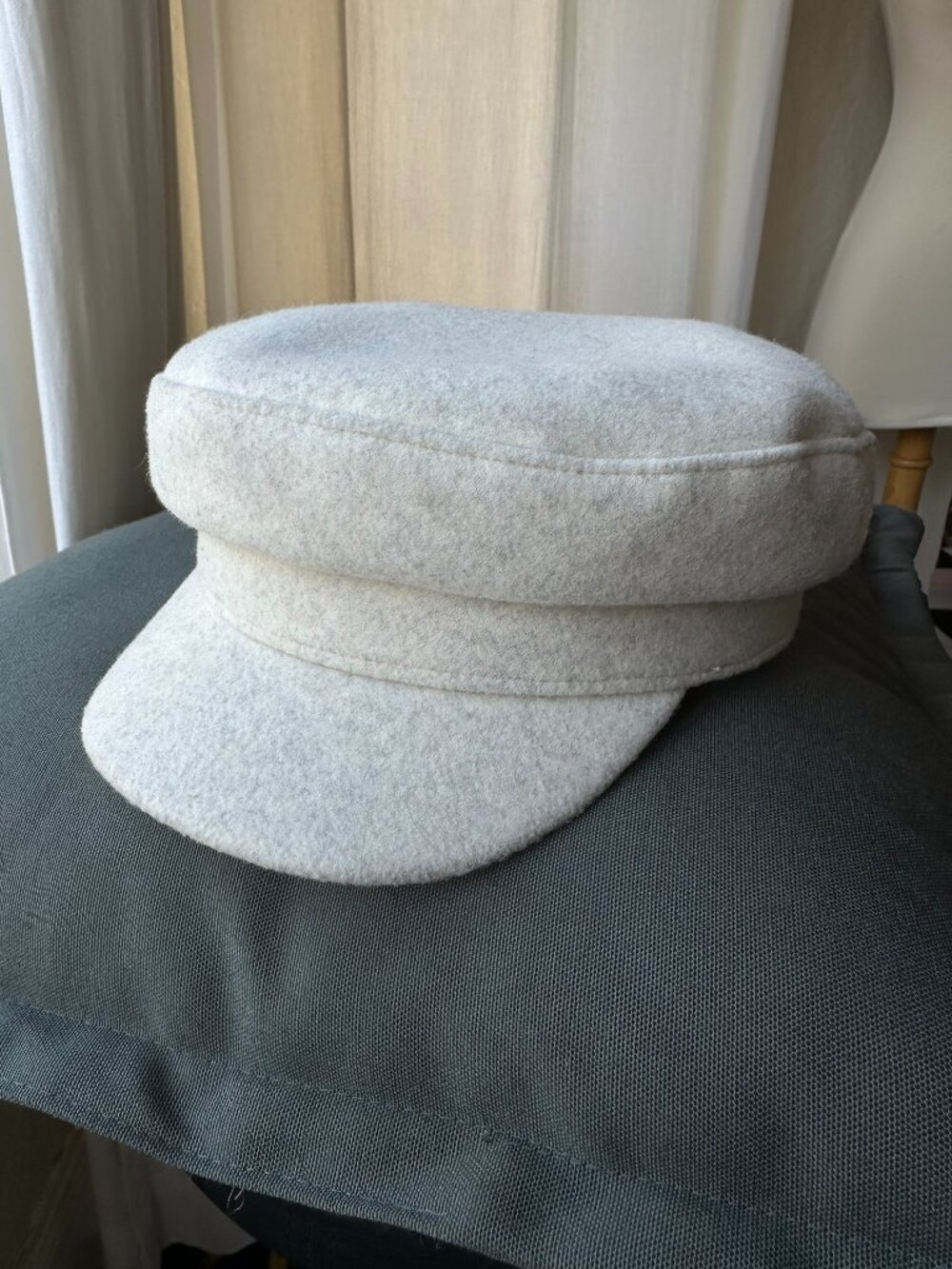 Universal Thread Cream Heathered Baker Boy Newsboy Cap Adjustable